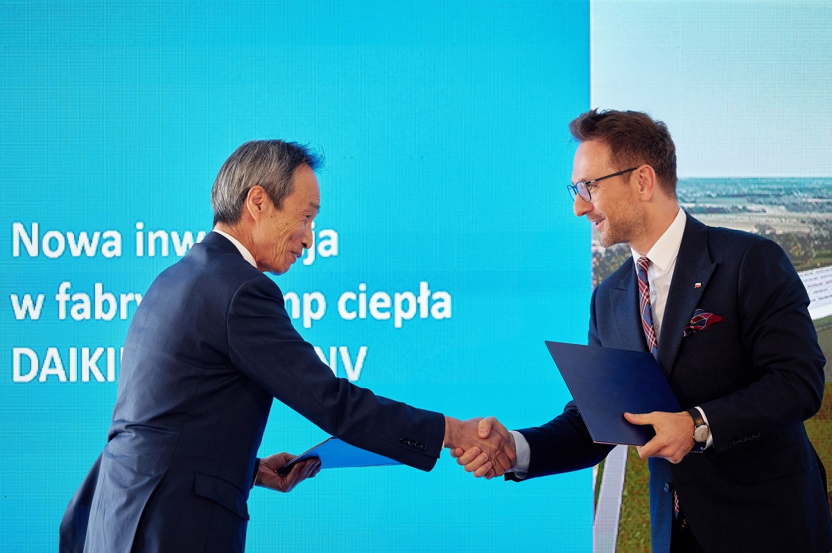 Japońska firma DAIKIN to lider rynku fotowoltaicznego i pomp ciepła, producent niezawodnego sprzętu dla odbiorców indywidualnych i przedsiębiorstw